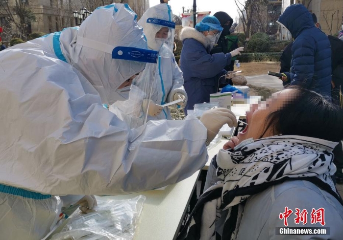 直擊全員核酸檢測首日的石家莊：城市按下“暫?！辨I 全力防控疫情