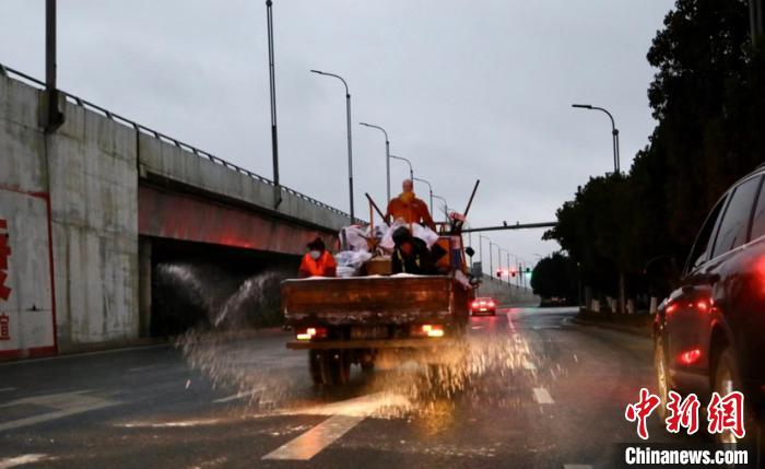 貴陽氣溫創(chuàng)7年來同期時間最低多所中小學(xué)校停課一天