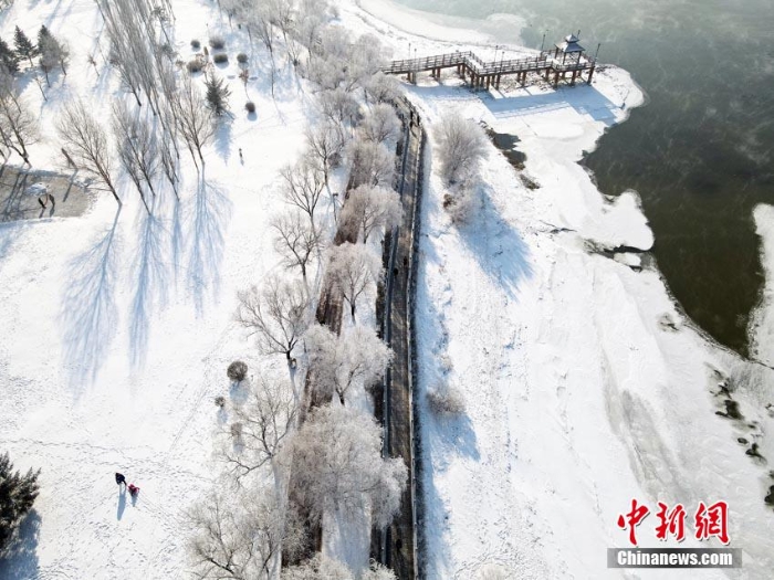 吉林城區(qū)現(xiàn)大范圍霧凇