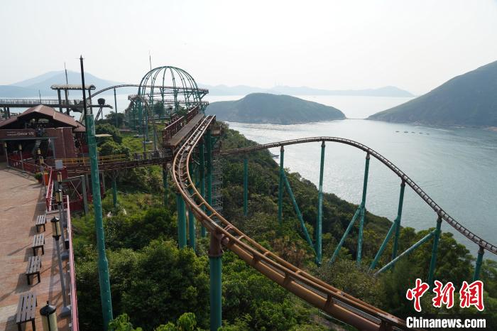 圖為山上園區(qū)越礦飛車等機動設(shè)施將被淘汰?！垷?攝