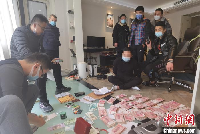 重慶破獲特大網(wǎng)絡炒期貨詐騙案抓獲犯罪嫌疑人216人