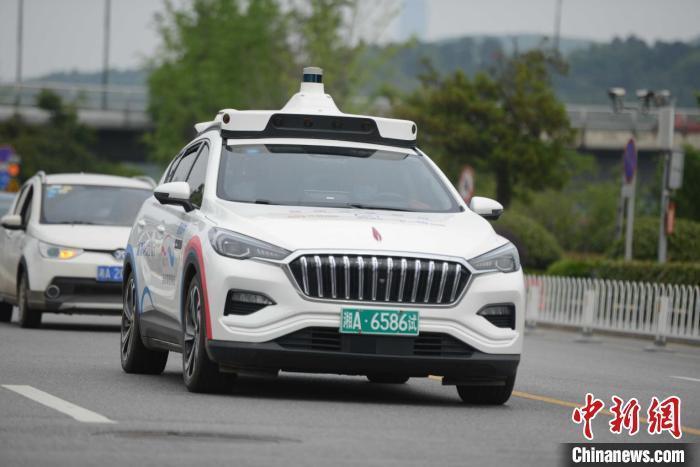 長沙百度阿波羅自動駕駛出租車開放運營(資料圖)?！钊A峰 攝