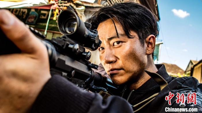 《流光·飛影》2021香港電影主題攝影展展出作品之一。　曾覓 攝