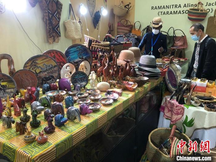 來自非洲的手工藝品?！∨饲呶?攝