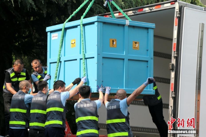 秦陵銅車馬啟運(yùn)“搬家”