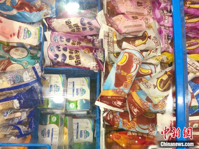 王師傅店里買得較好的雪糕。 <a target='_blank' href='http://www.chinanews.com/' >中新網(wǎng)</a> 左宇坤 攝