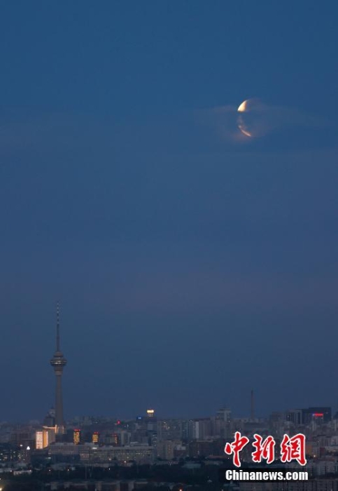 天涯共此時(shí) “超級(jí)月亮”現(xiàn)身全球多地夜空