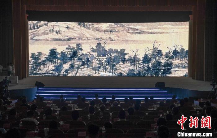 《富春山居圖》畫面?！⊥鮿?攝