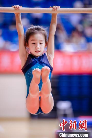 努力的自己最美?！●R世軒 攝