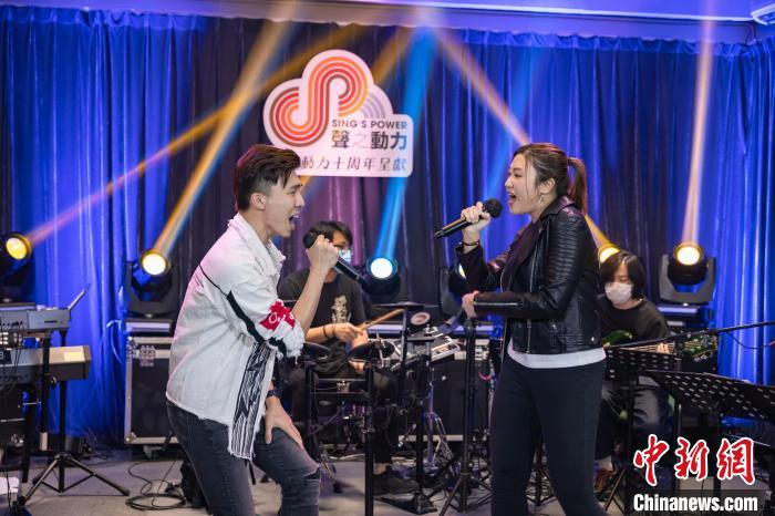 比賽中的歌手。　香港聲之動(dòng)力供圖