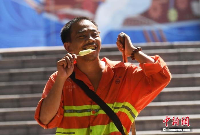 重慶連發(fā)高溫紅色預(yù)警:多地最高氣溫超40℃