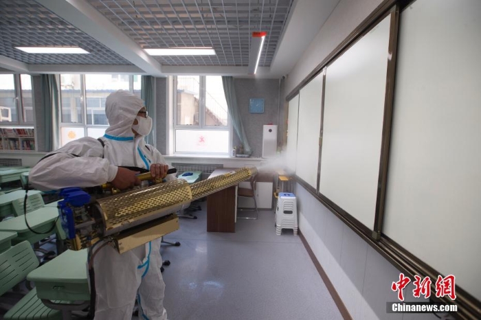 山西太原:校園防疫消殺迎開學(xué)