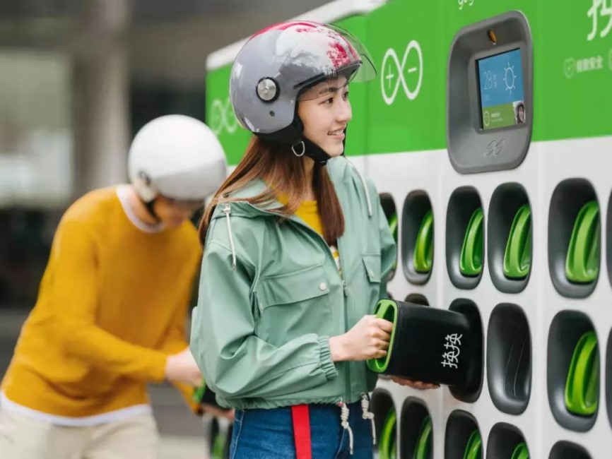 國家新規(guī)禁止電動(dòng)車入樓 “換換”智能換電模式開辟新解法