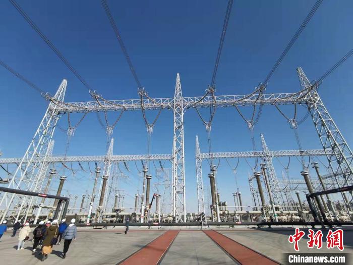 吉泉直流開啟精益化綜合檢修?！￠Z文陸 攝