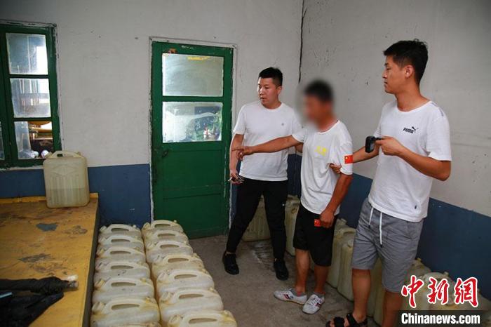 吉林延邊警方破獲重大非法經(jīng)營、生產(chǎn)銷售偽劣成品油案