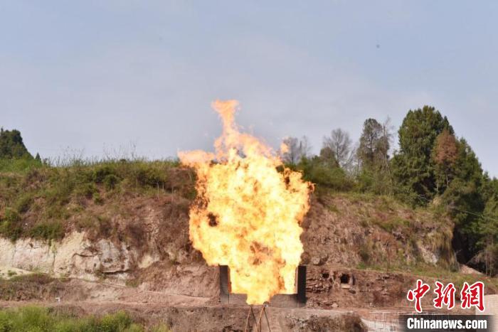 金淺5H井區(qū)高產(chǎn)井。　西南油氣田 供圖