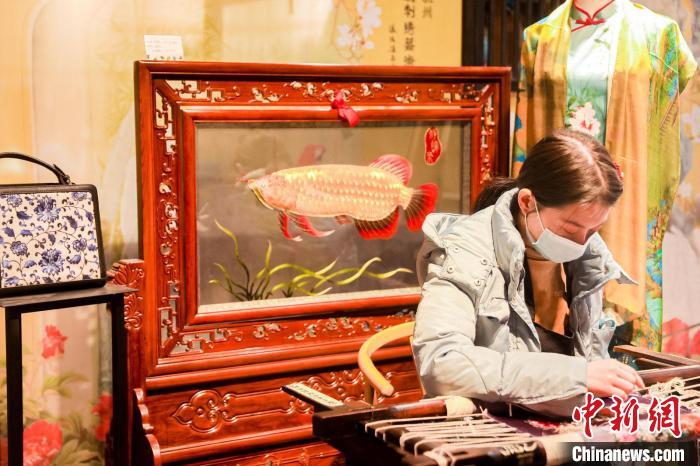 現(xiàn)場杭繡展示。　主辦方 供圖