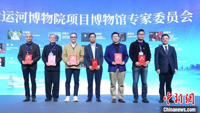 聘任現(xiàn)場(chǎng)?！⊥鮿?攝