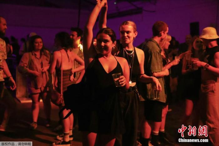 點(diǎn)擊進(jìn)入下一頁