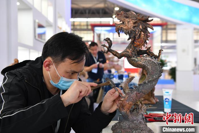 圖為博覽會(huì)現(xiàn)場(chǎng)?！⑷疥?yáng) 攝