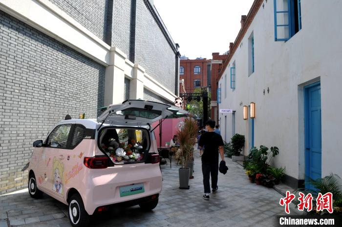 圖為改造煥新后的福州煙臺山商業(yè)漫步街區(qū)一期開街。　張斌 攝