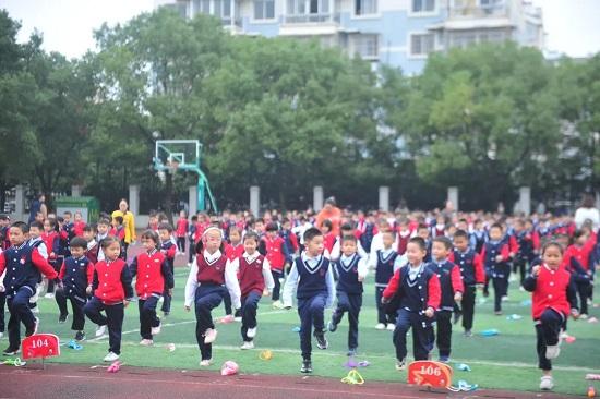 浙川交流，共同發(fā)展——美姑縣教育團(tuán)隊(duì)來北侖區(qū)蔚斗小學(xué)參觀交流