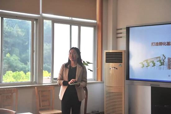 浙川交流，共同發(fā)展——美姑縣教育團(tuán)隊(duì)來北侖區(qū)蔚斗小學(xué)參觀交流