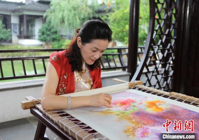 中國工藝美術大師、國家級非遺項目(蘇繡)代表性傳承人姚建萍 受訪者供圖