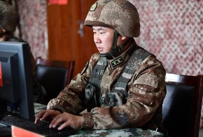 【最美新時(shí)代革命軍人】曾文龍：決勝無(wú)形戰(zhàn)場(chǎng)