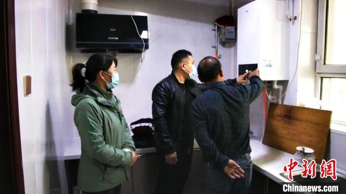 實現(xiàn)天然氣整村覆蓋，既方便了群眾，又大大降低了煤炭的使用率，人居環(huán)境明顯改善?！№n丹 攝