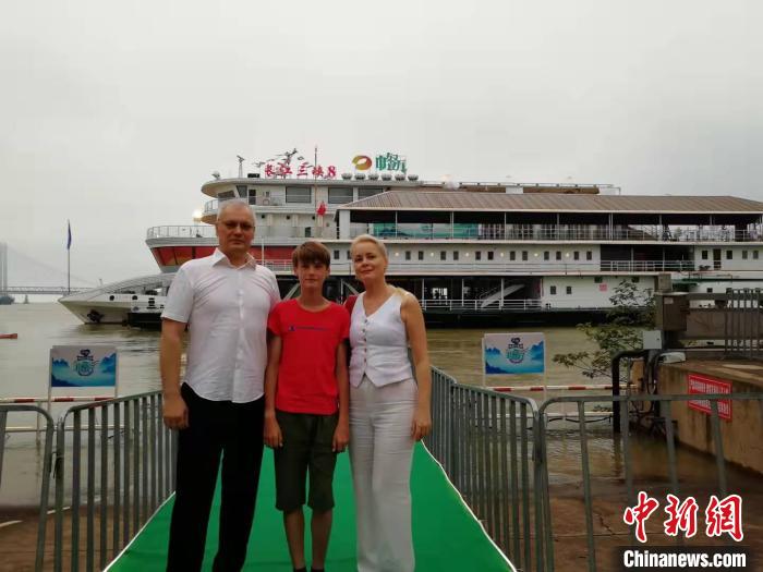 弗拉基米爾·加寧一家。　劉曼 攝