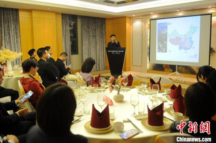 11月23日，香港特區(qū)政府駐福建聯(lián)絡處在漳州舉行服務介紹會?！埥鸫?攝