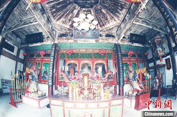 霞浦松山天后行宮內(nèi)景?！￡惤?供圖