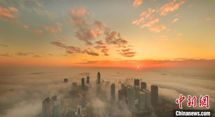 資料圖：航拍清晨的南通。　許叢軍 攝
