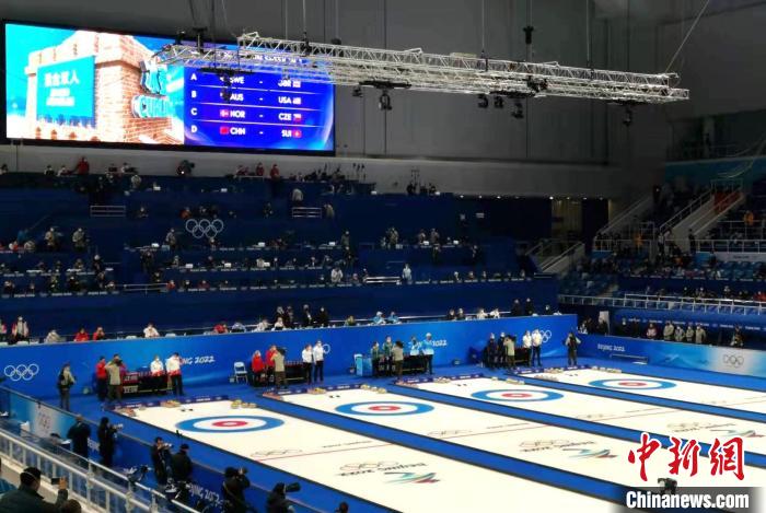 國家游泳中心播放體展視頻?！”本﹪Y公司供圖