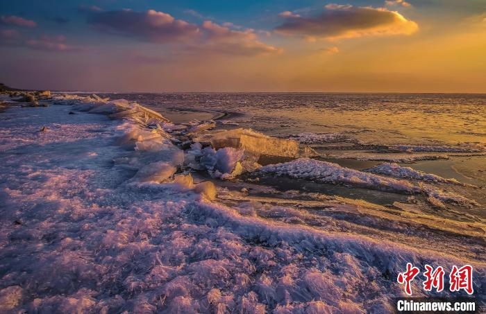 堆疊的冰層?！∷蝹鬈?攝