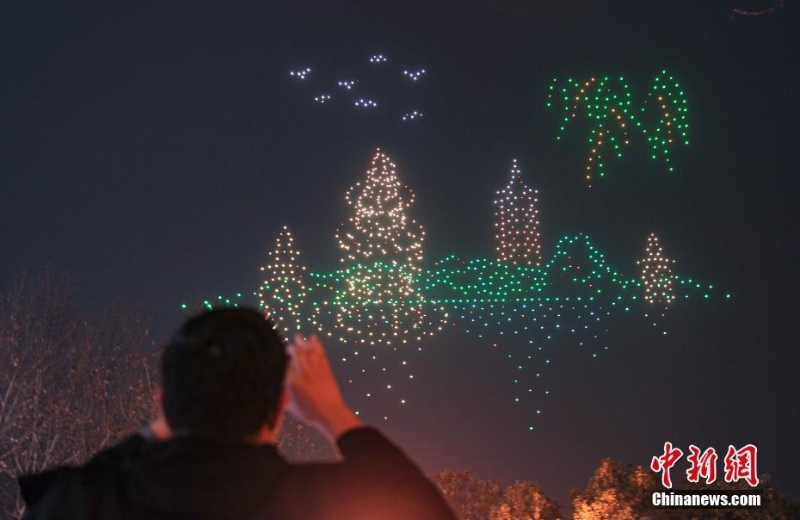 杭州亞運(yùn)會倒計(jì)時(shí)200天 千架無人機(jī)點(diǎn)亮西湖夜空