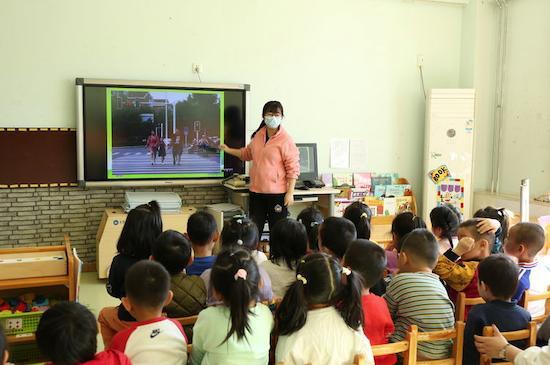 不負(fù)春光，善育生命——北京市經(jīng)開(kāi)區(qū)亦莊中心幼兒園主題開(kāi)園典禮
