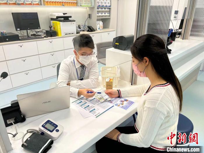 為回應社會就第五波疫情的迫切需要，香港賽馬會3日宣布將擴展社區(qū)藥房服務?！∠愀圪愸R會 供圖