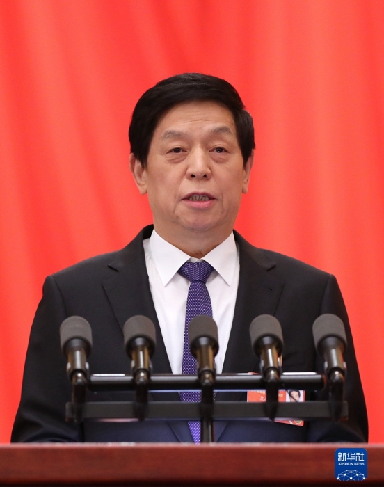 栗戰(zhàn)書作全國人民代表大會常務委員會工作報告