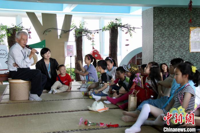 林佳燕組織兩岸小朋友參加活動(dòng)?！∈茉L者 供圖