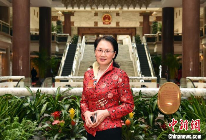 外賣小哥有單位嗎？全國人大代表建議完善“小哥們”權(quán)益保護(hù)