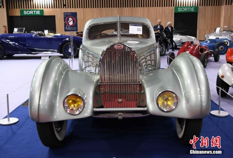 經(jīng)典名車(chē)亮相2022年法國(guó)古董車(chē)展