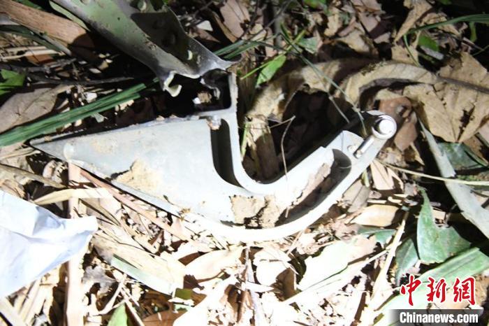 圖為失事飛機殘骸 何華文 攝