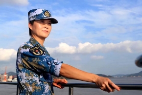 【迷彩青春】真·乘風(fēng)破浪的姐姐 中國(guó)海軍首位女艦長(zhǎng)韋慧曉
