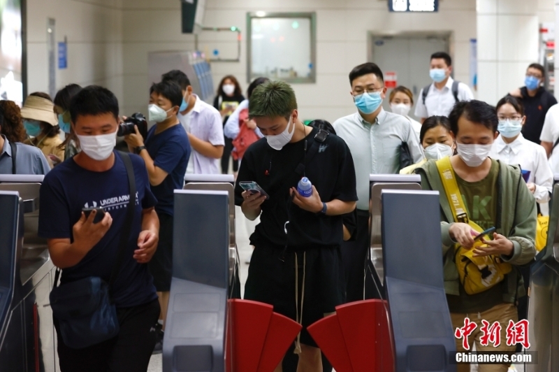 北京朝陽(yáng)、豐臺(tái)除部分封管控區(qū)外恢復(fù)公共交通運(yùn)營(yíng)服務(wù)