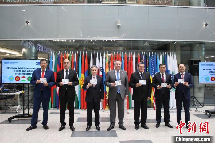 中亞五國(guó)部長(zhǎng)訪問參觀亞信會(huì)議秘書處