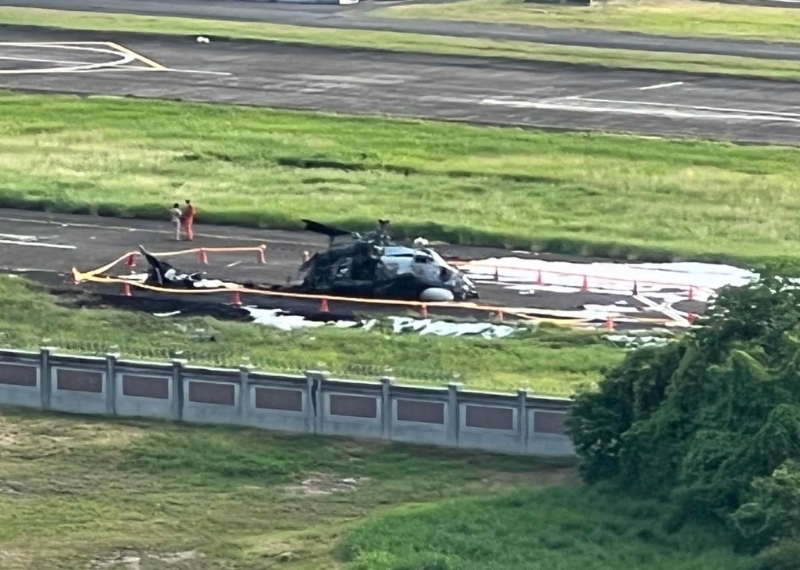 S-70C 反潛直升機(jī)在基地內(nèi)重落地。（讀者提供）