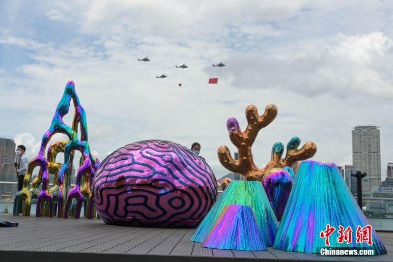 香港舉辦“藝術(shù)@維港” 展覽慶回歸