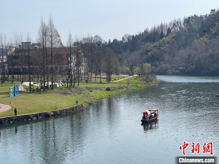 黃山市風光圖?！〕烧郭i 攝